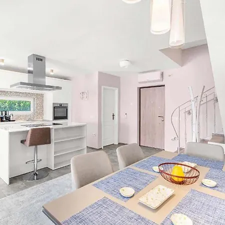 Amazing In With Wifi 포레치