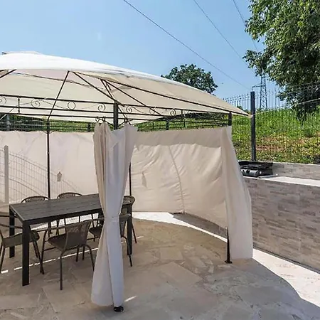 Amazing In With Wifi Poreč