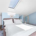 בית נופש Amazing In With Wifi פורץ