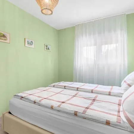 Gorgeous Home In Porec