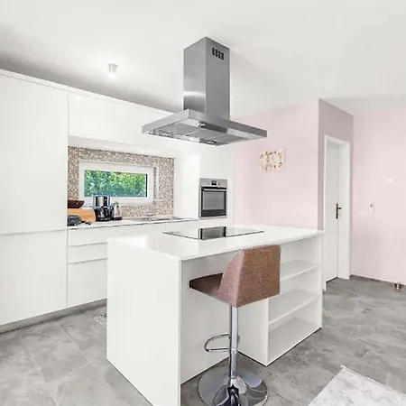 Holiday home Amazing In With Wifi *