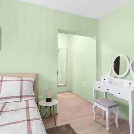 Gorgeous Home In Porec