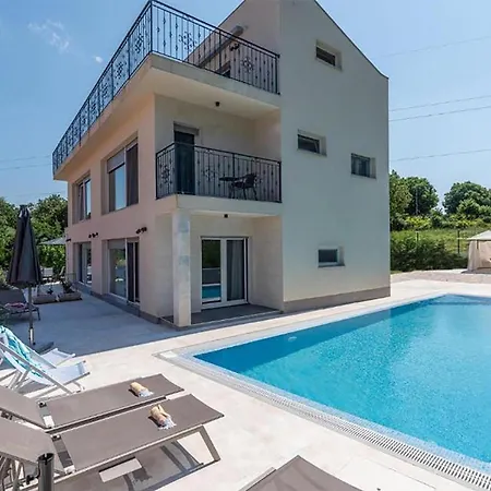 Amazing In With Wifi Porec