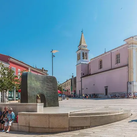 Gorgeous Home In Porec