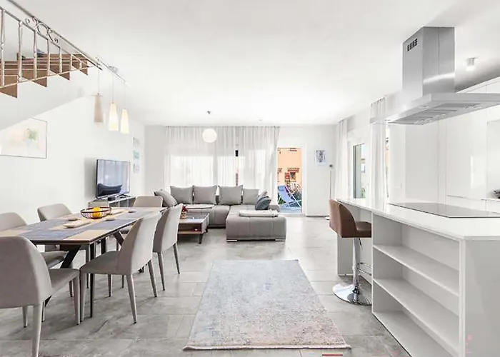 Amazing In With Wifi Poreč