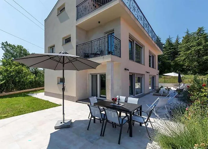 Ferienhaus Amazing In With Wifi Poreč