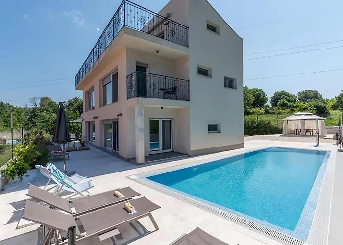 Amazing In With Wifi Poreč